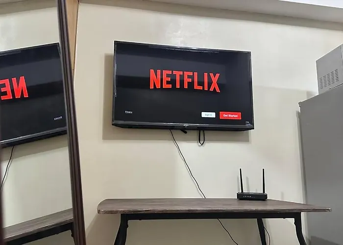 Tropical Balcony Pool View, 14th Floor, Moa, Netflix, Airport At Shell * Manila